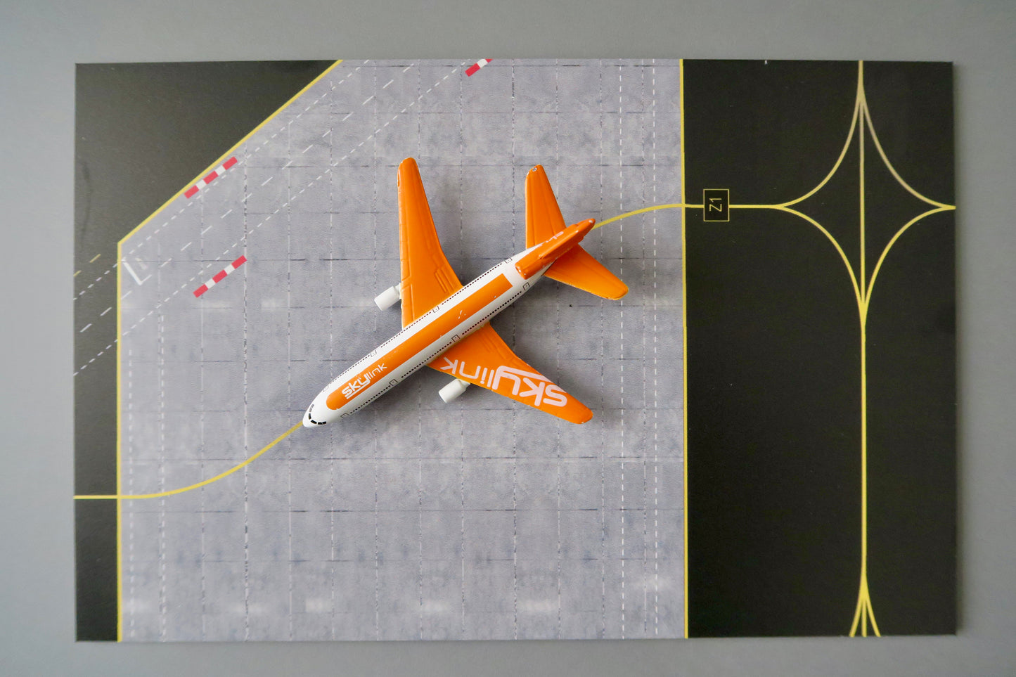 "Z1 Parking Lot" Parkposition AIRPORT 1:500 Diorama. Z.B. für Herpa Modelle.