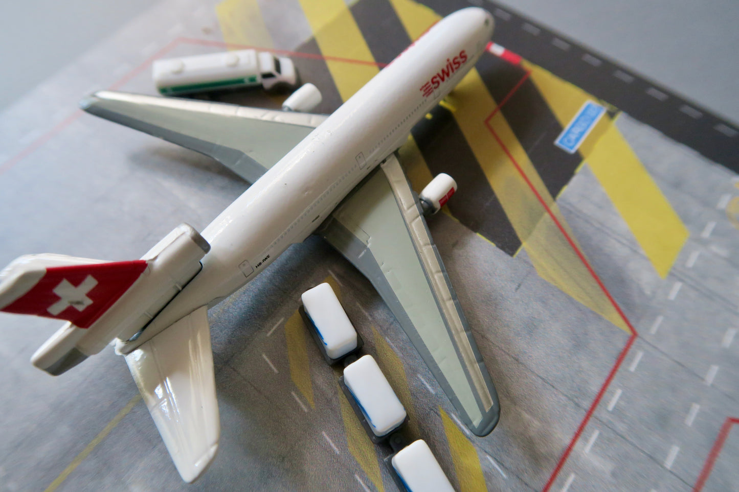 "Double Cargo Spot" Parkposition Airport 1:500 Diorama