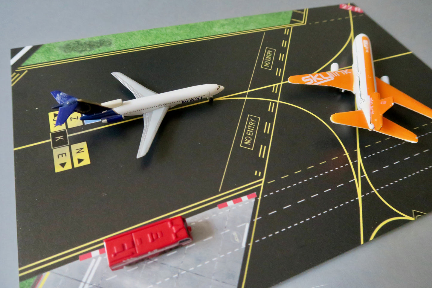 "Taxiway K" Airport 1:500 Diorama z.B. für Herpa Modelle