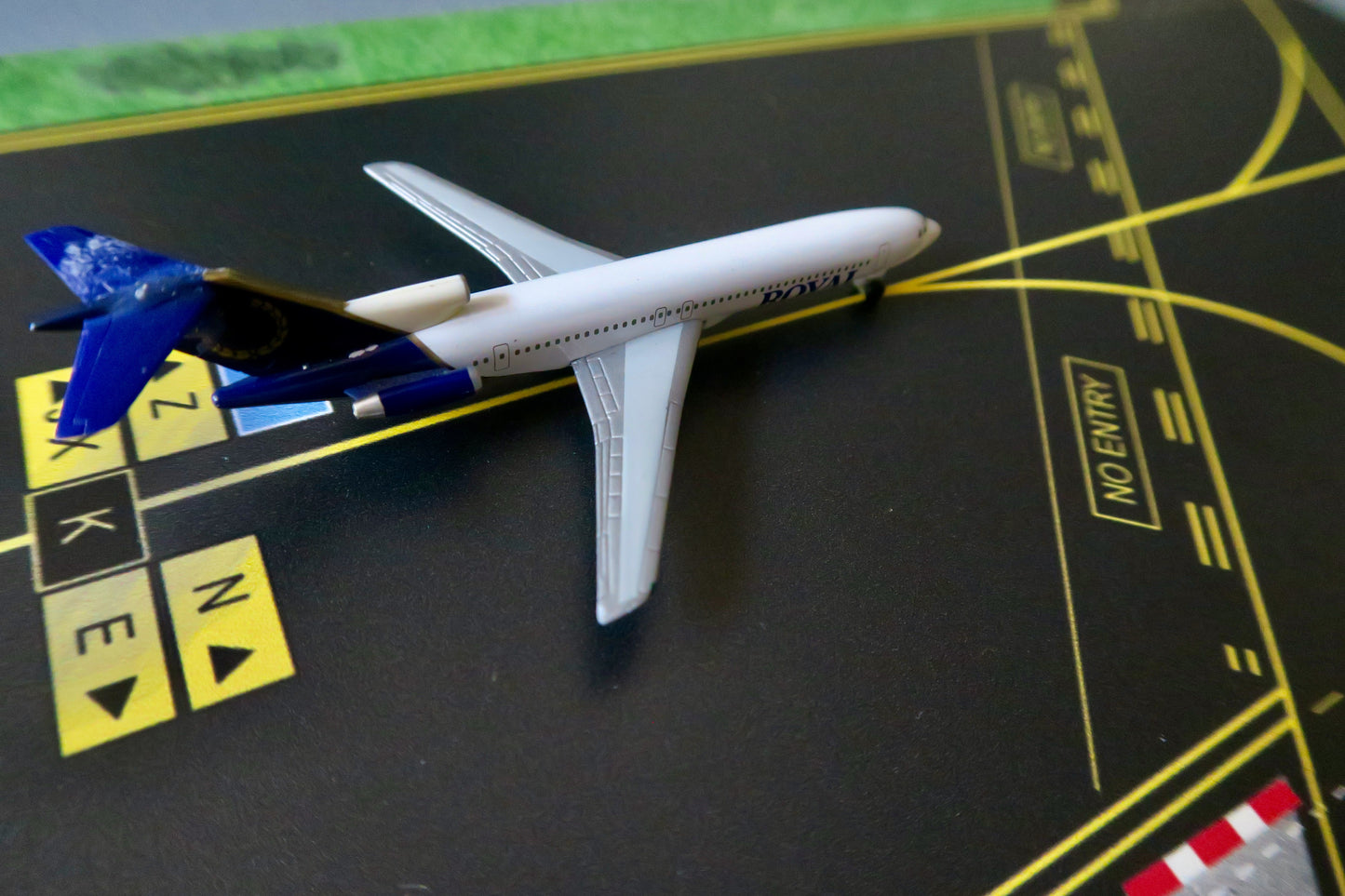 "Taxiway K" Airport 1:500 Diorama z.B. für Herpa Modelle