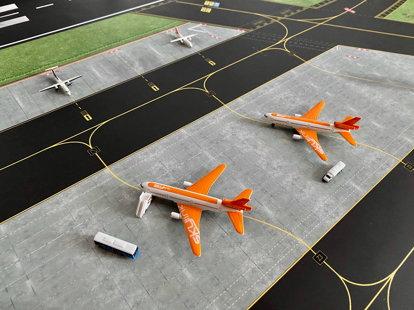 Flughafen / Airport Matte, 2x1 Meter! 1:500 FULLSIZE-DIORAMA