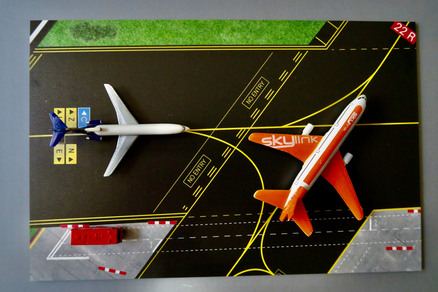 "Taxiway K" Airport 1:500 Diorama z.B. für Herpa Modelle